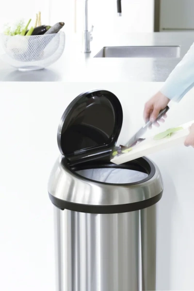 Мусорное ведро Brabantia Touch Bin 484506