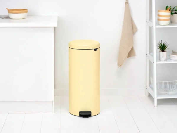 Мусорное ведро Brabantia NewIcon 233845 30 л, ванильно-желтое