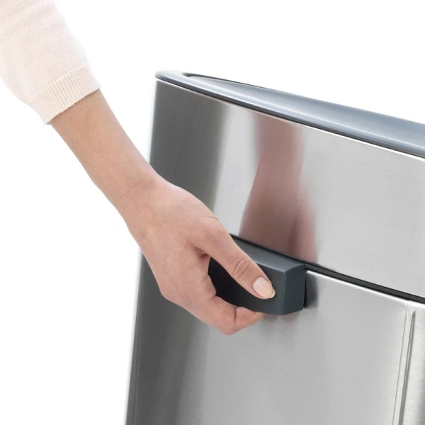 Мусорное ведро Brabantia Touch Bin New 100680 двухсекционное