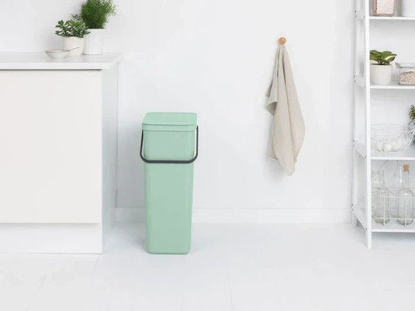 Мусорное ведро Brabantia Sort&Go 212826 40 л, мятно-голубое