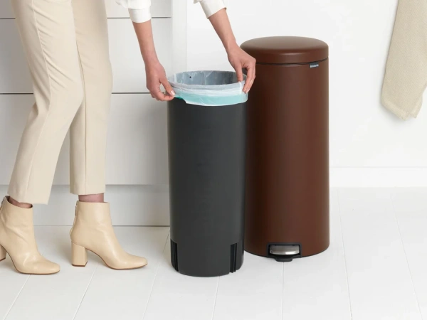 Мусорное ведро Brabantia NewIcon 208607 30 л, коричневое