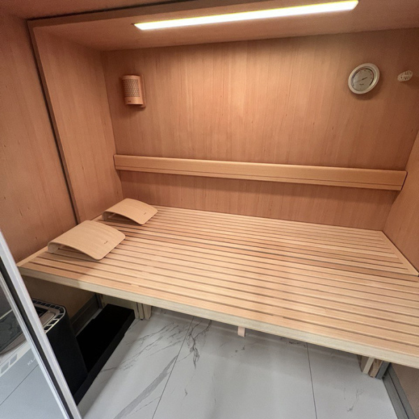 сауна раздвижная klafs s1 s1 klafs l black размер l с прозрачным стеклом, вн. отд. хемлок, varius 6.0 квт, 232х160(60)хh211 см, внешняя отделка: чёрный матовый