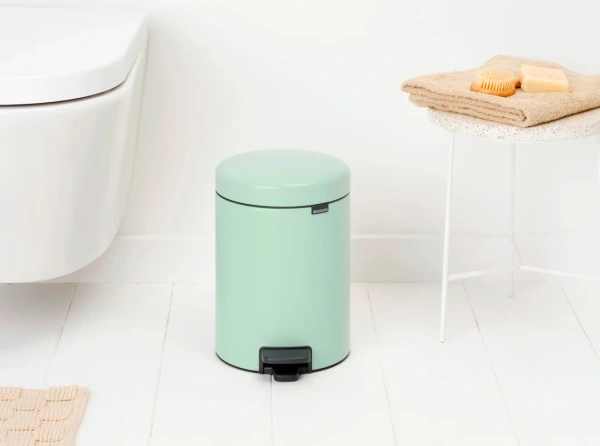 Мусорное ведро Brabantia NewIcon 233883 5 л, мятно-голубое